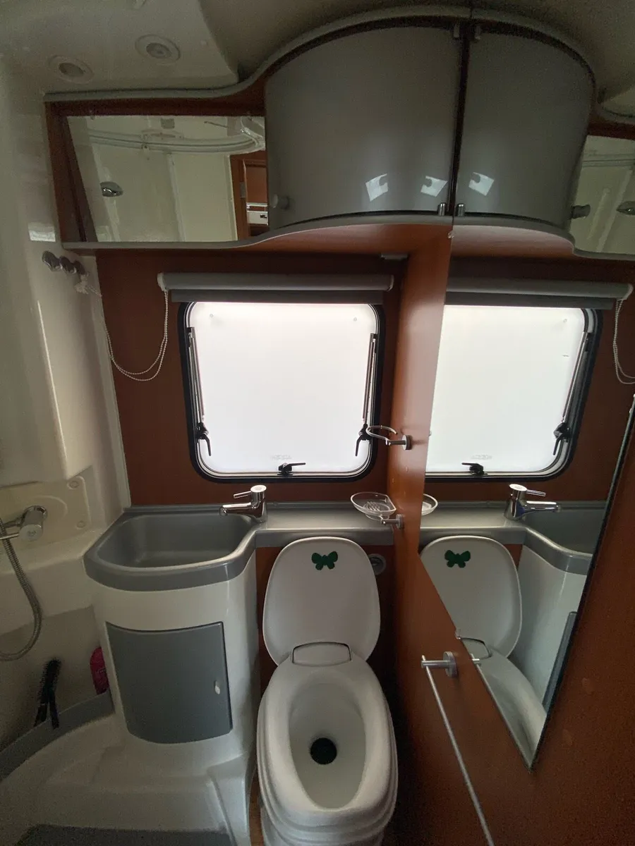 Motorhome - Image 4