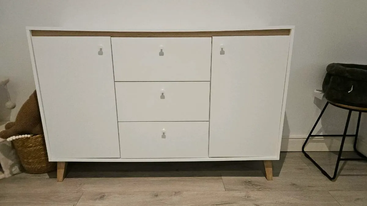 White cabinet - Image 1