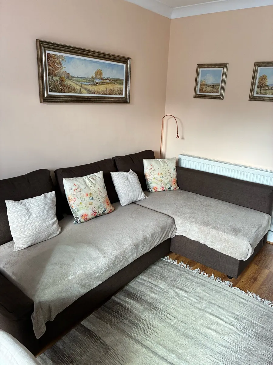 Lovely and practical sofa bed. Only €40. - Image 1