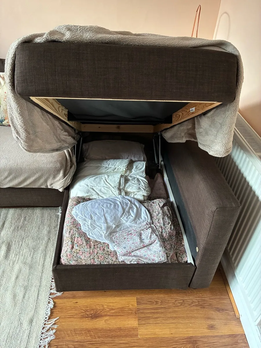 Lovely and practical sofa bed. Only €40. - Image 3