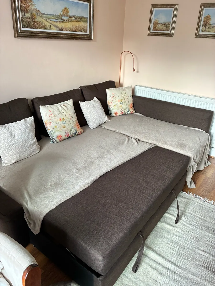 Lovely and practical sofa bed. Only €40. - Image 4