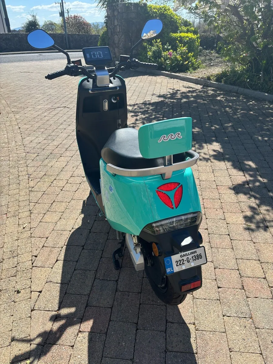 Electric Moped - Image 3