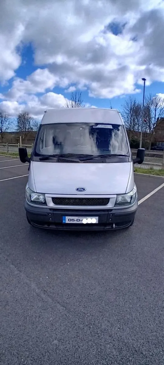 Minibus  new cvrt & tax for the yesr - Image 3