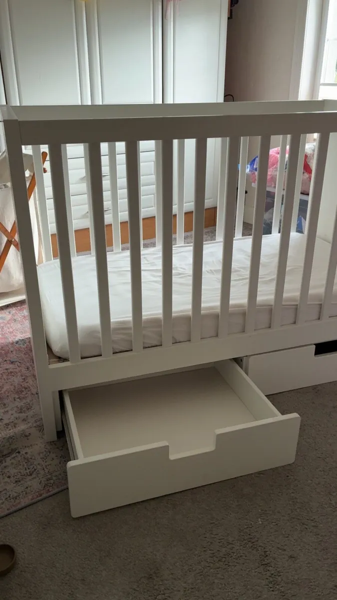 Cot - Image 1