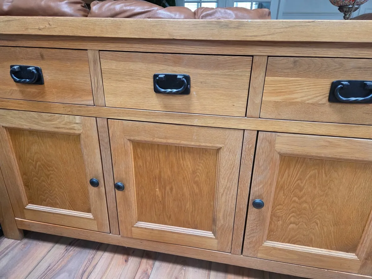 Cabinet - Image 1