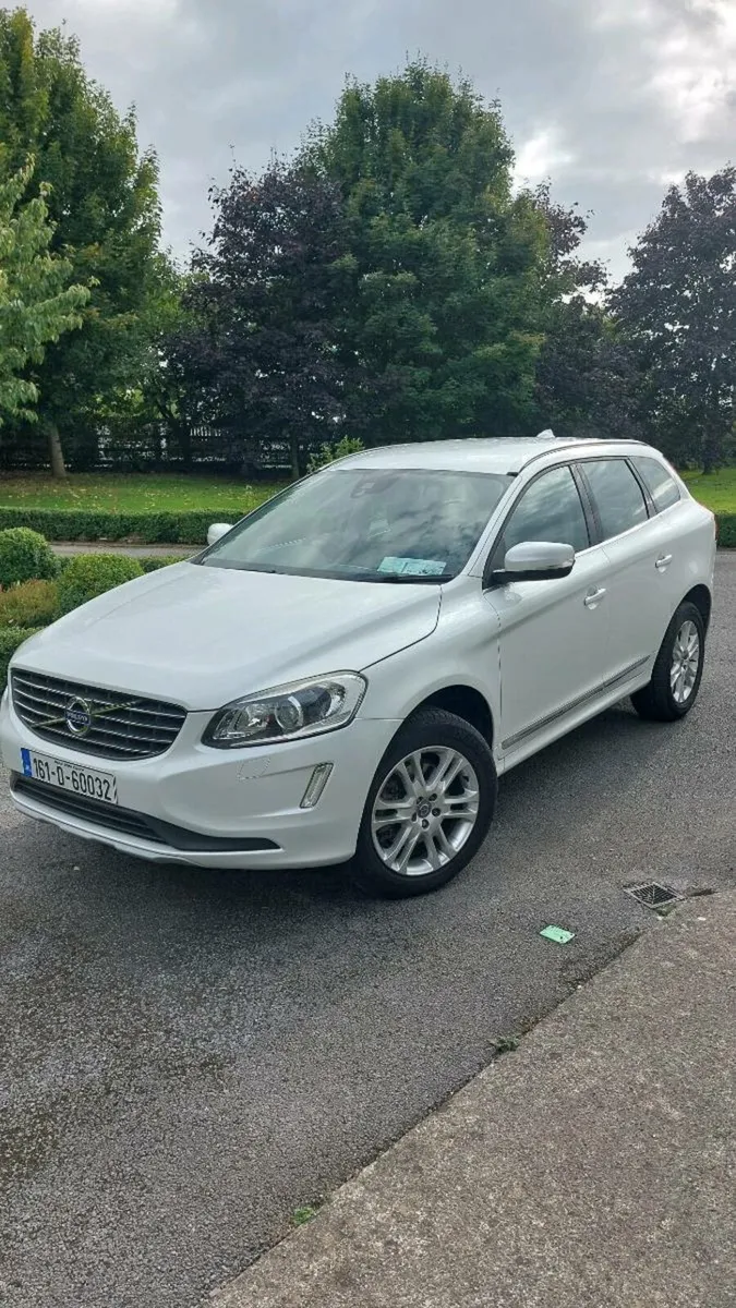 2016 Volvo V60 SE Luxury Deluxe - Image 1