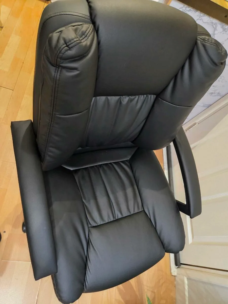 Office/gaming chair - Image 4