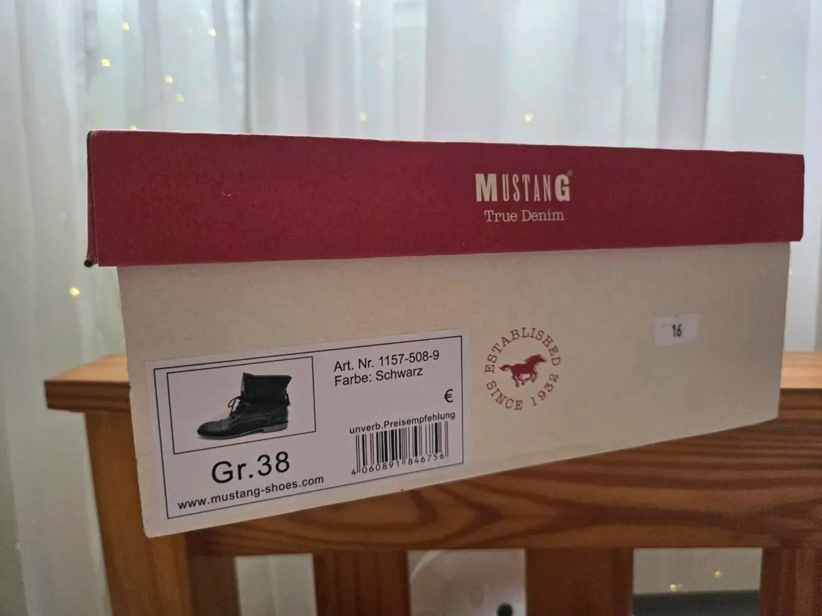 Mustang flat ankle boots - Image 1