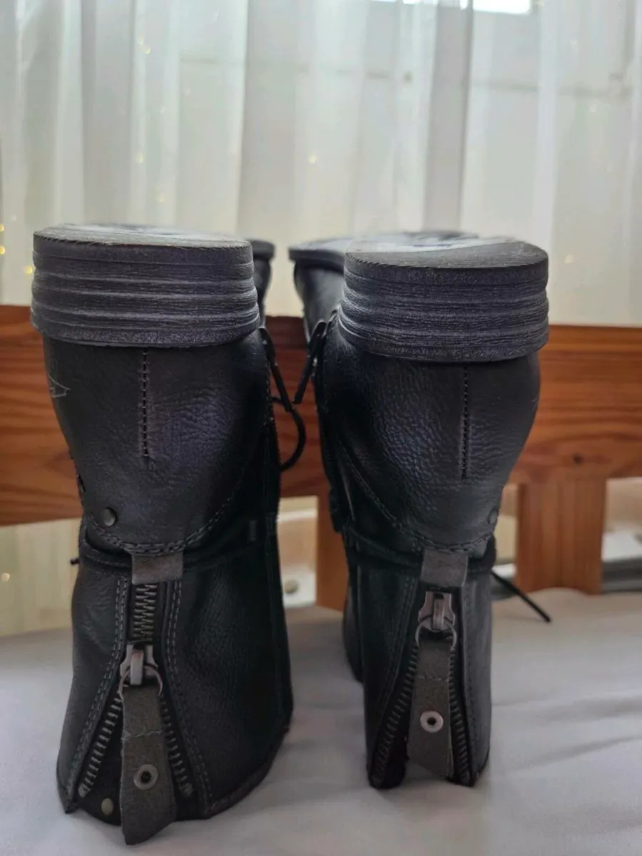 Mustang flat ankle boots - Image 2