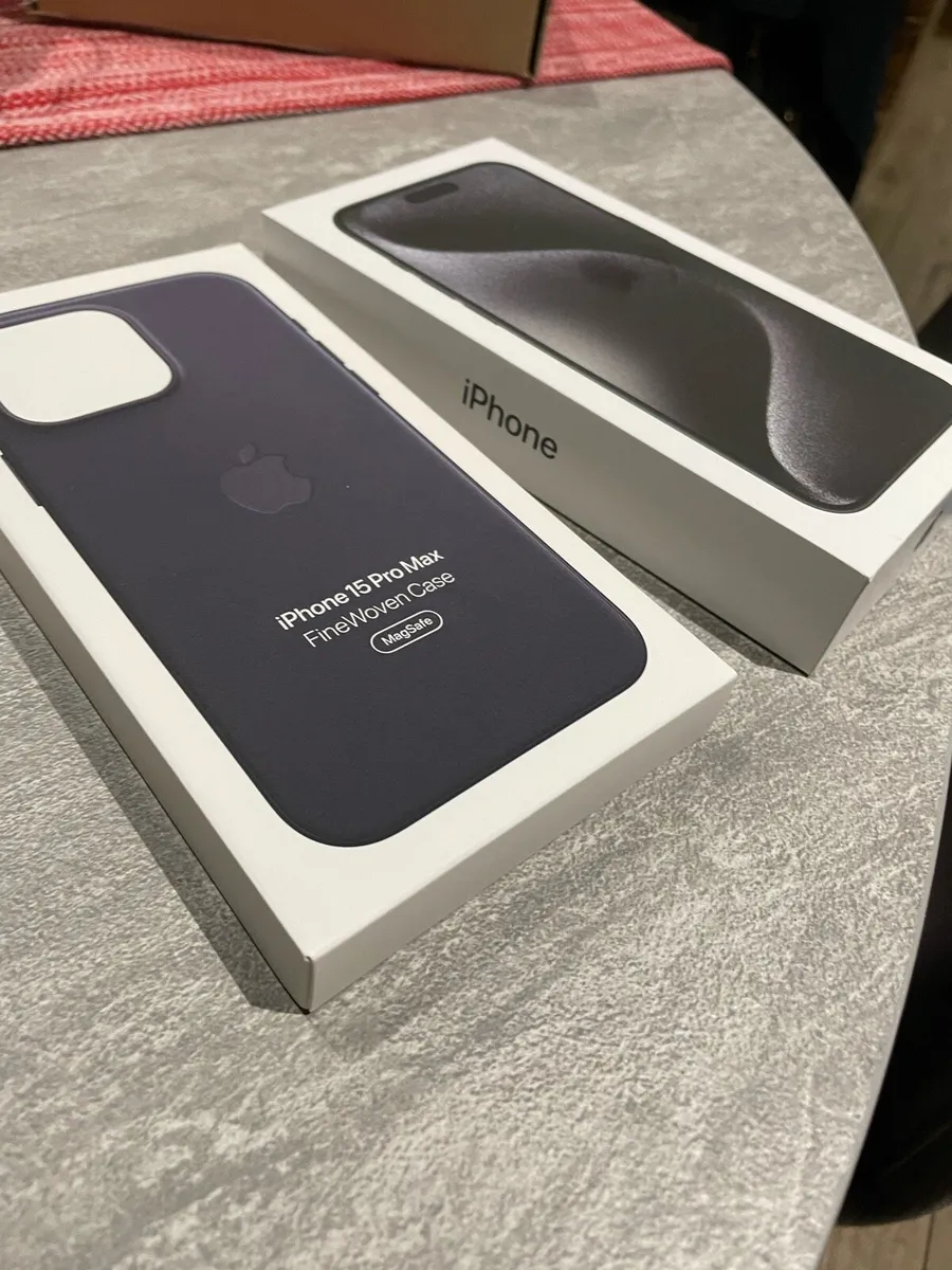 iPhone 15 pro max 1tb - Image 2