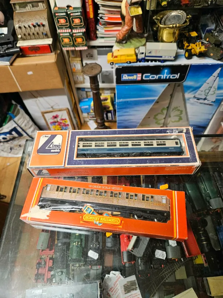Hornby OO Gauge Carraiges