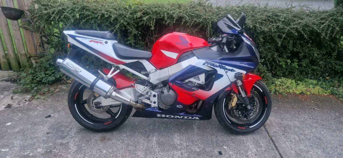 Honda cbr fireblade 929rr  2001 - Image 2