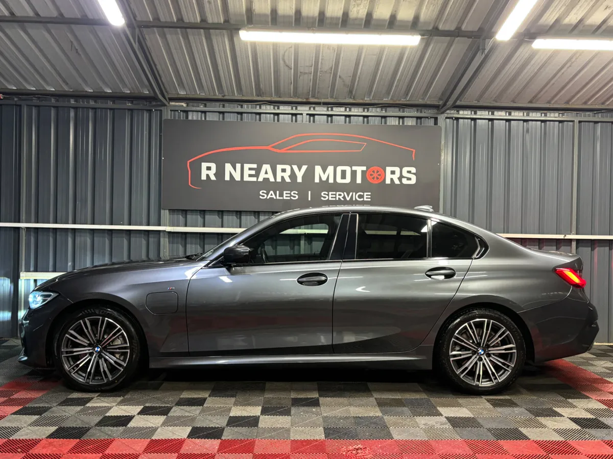 2020 202 BMW 3-Series 330e M Sport Auto - Image 3