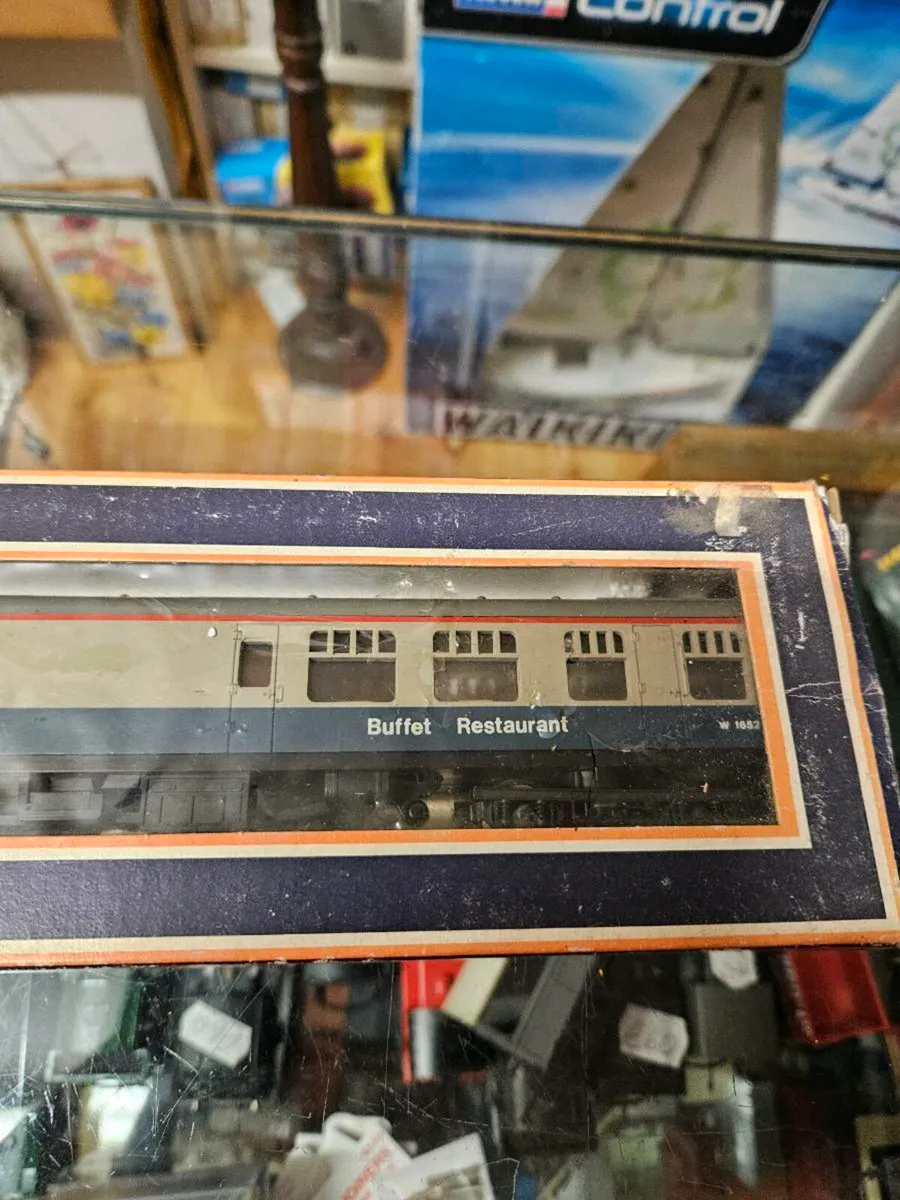 Hornby Lima OO Gauge Carraige - Image 2