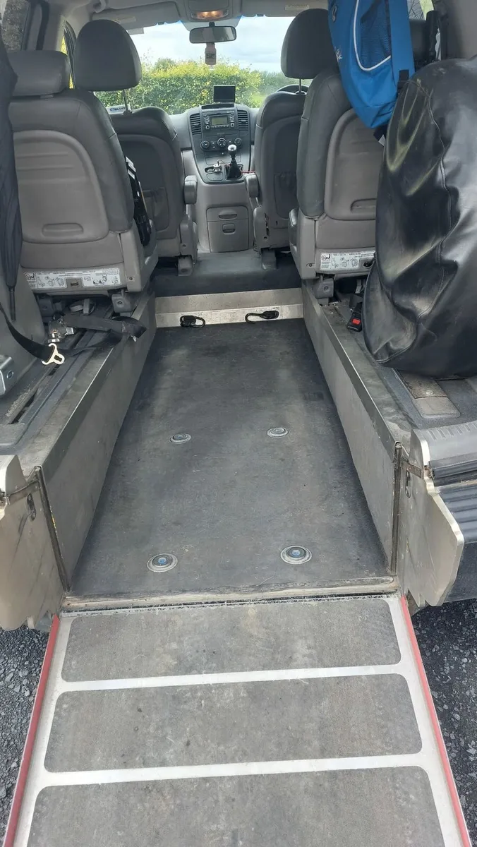 Kia Sedona Wheelchair Accessible Car - Image 3