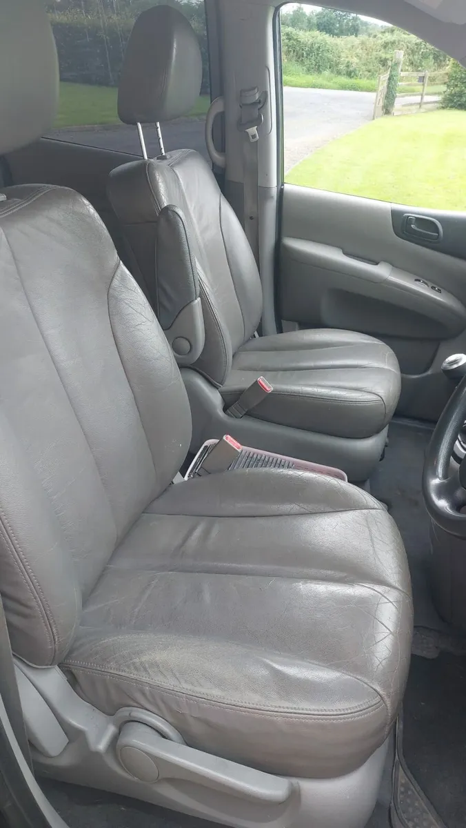 Kia Sedona Wheelchair Accessible Car - Image 4