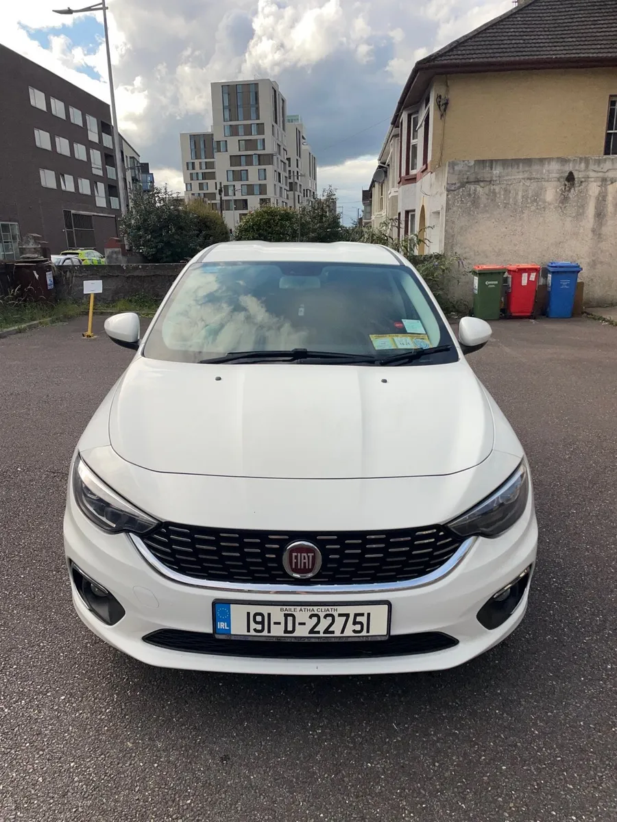 2019 Fiat Tipo HB 1.6 MJ 120HP Lounge 5DR - Image 2