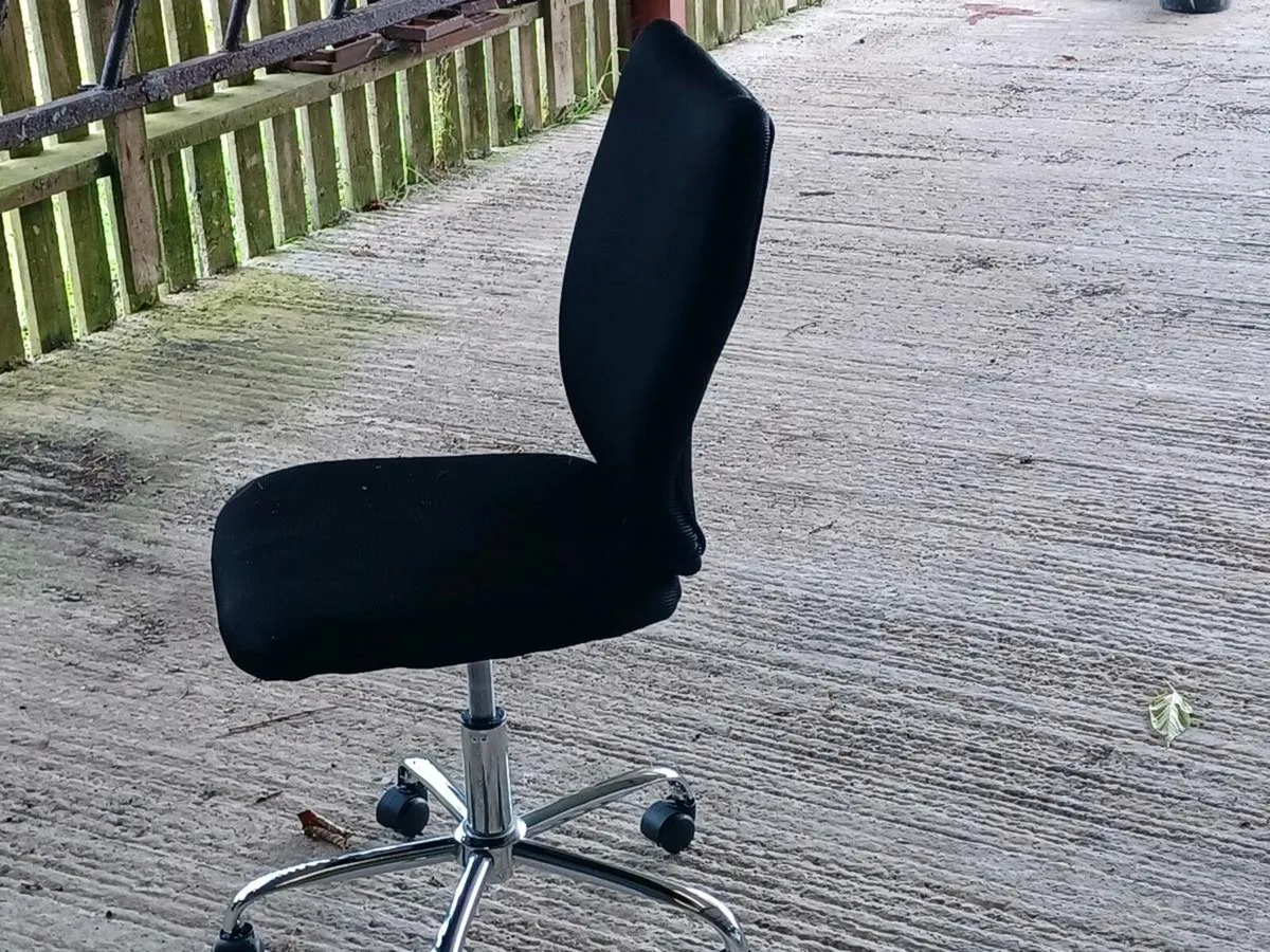 Office Chair - Image 1