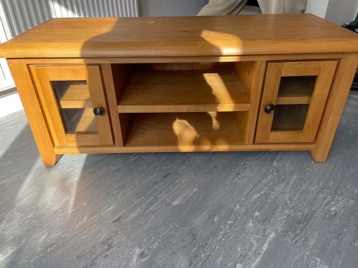 Solid oak tv unit - Image 1