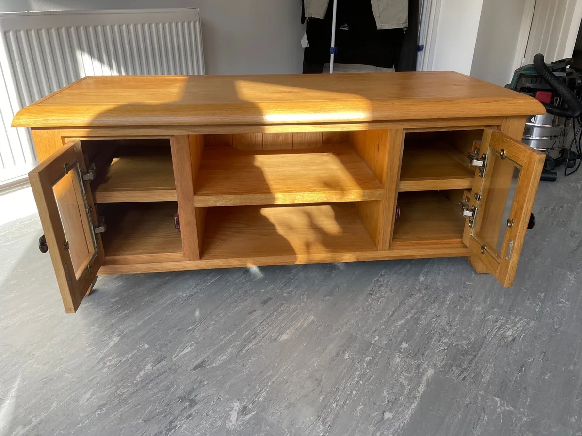 Solid oak tv unit - Image 2