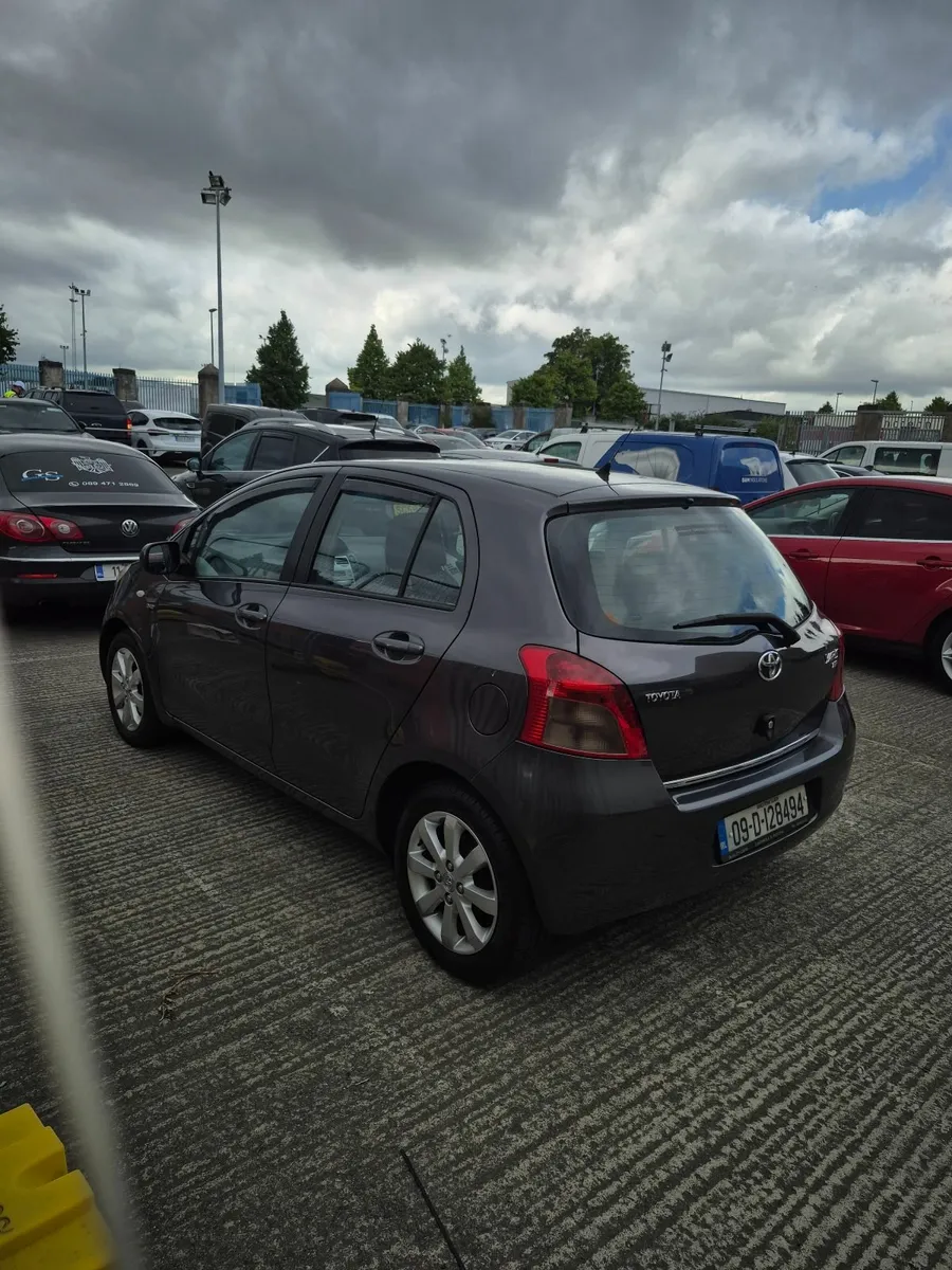 Toyota Yaris 2009 - Image 1