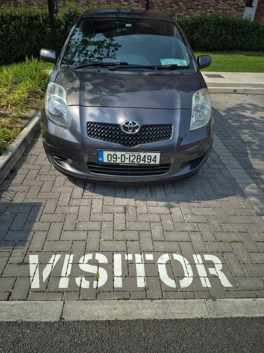 Toyota Yaris 2009 - Image 2