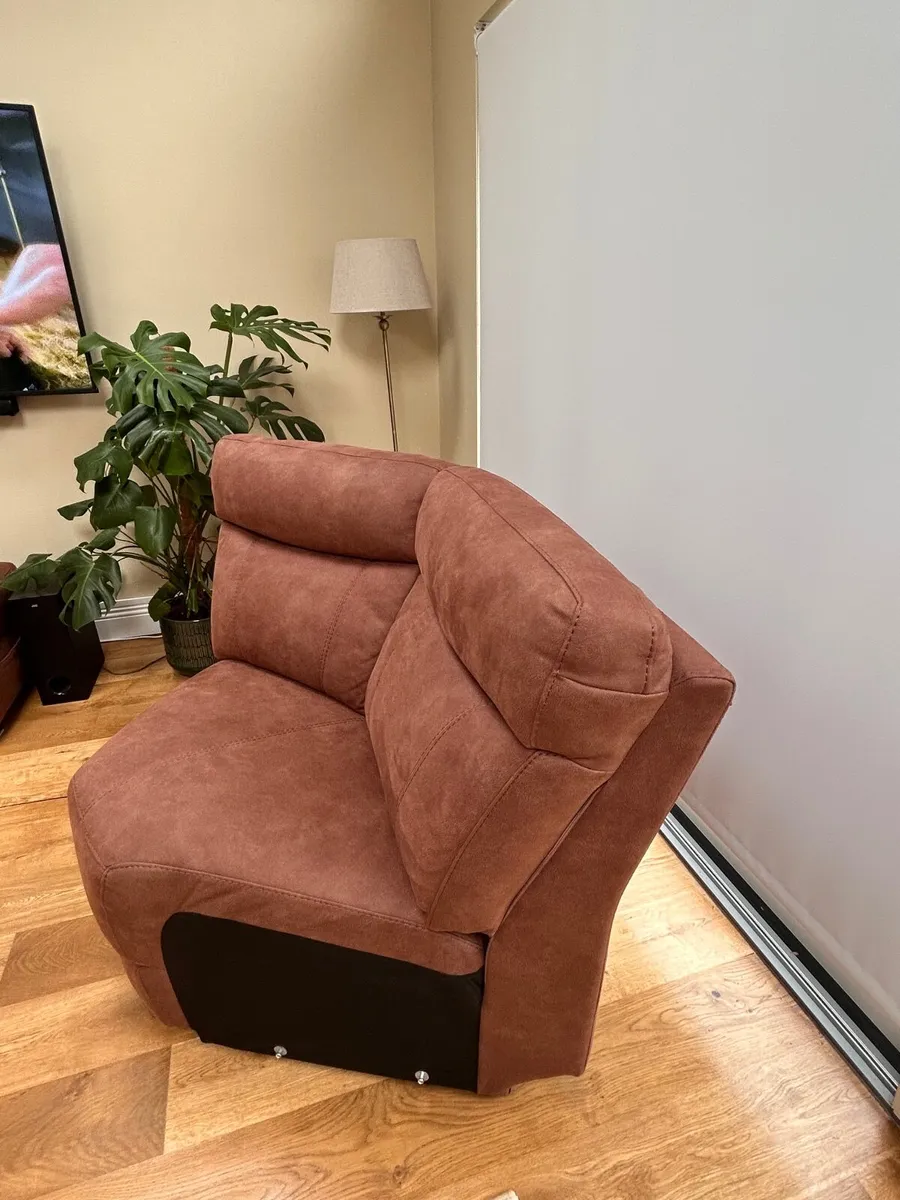 Chair/middle join for DFS modular couch - Image 4