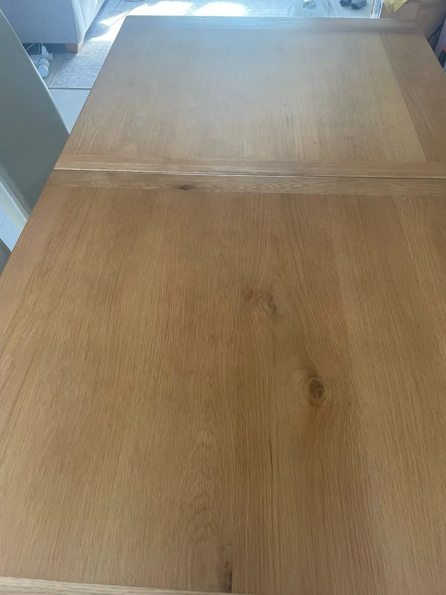 Solid oak dining table - Image 3