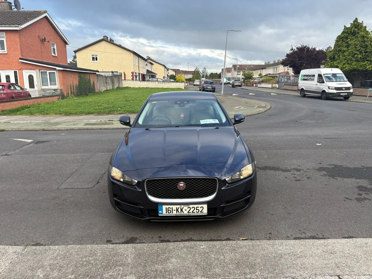 Jaguar XE 2016 2.0 Diesel - Image 2