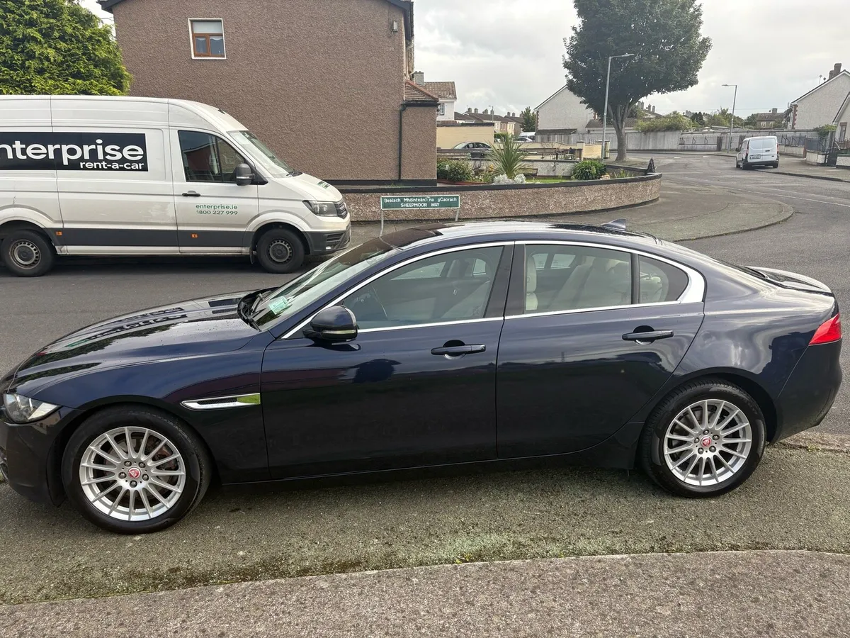 Jaguar XE 2016 2.0 Diesel - Image 4