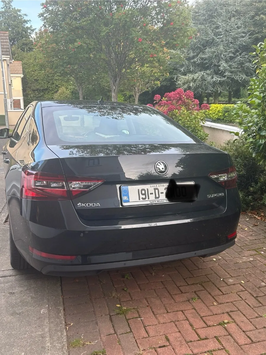Skoda Superb 2019 - Image 2