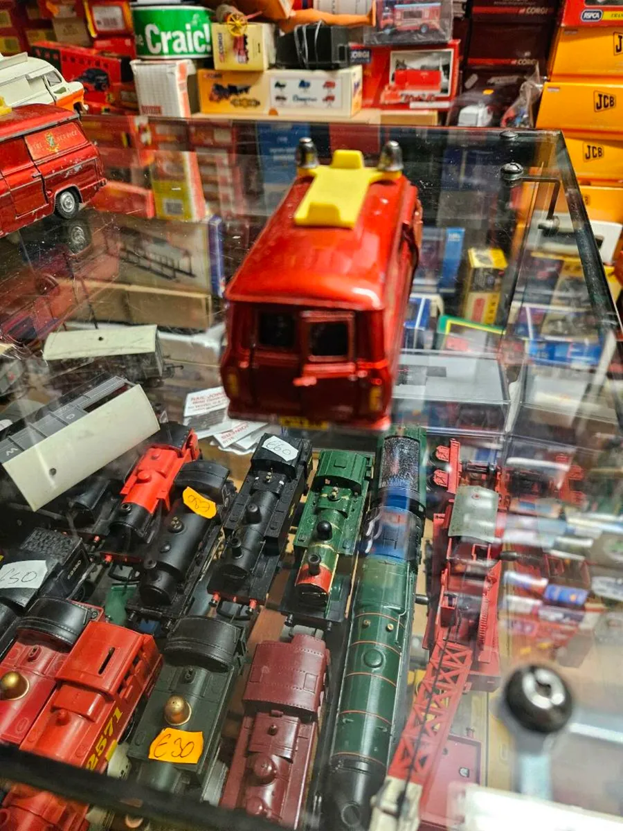 Dinky 1970's Ford Transit Van - Image 3