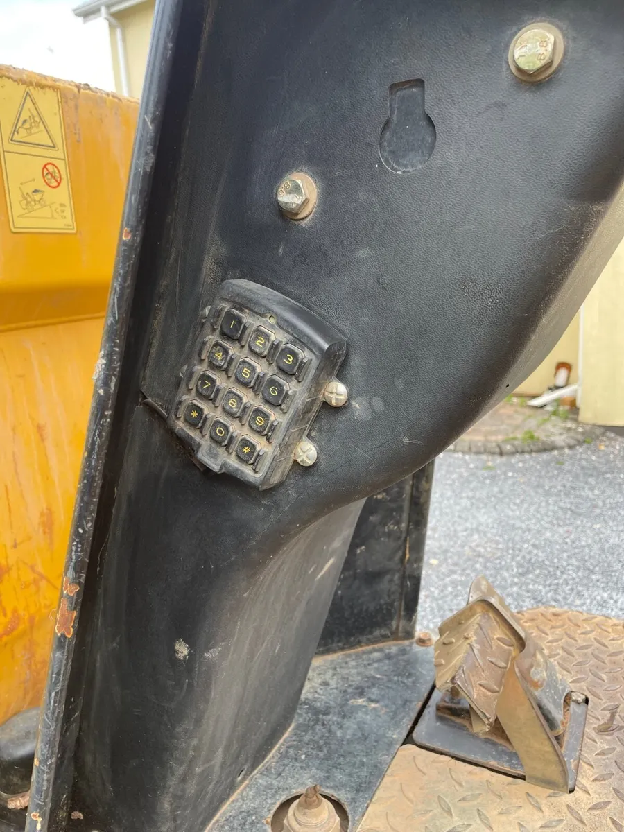Mecalac  3ton dumper - Image 3