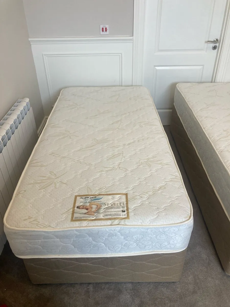 Two single Beds / Double bed - Image 4