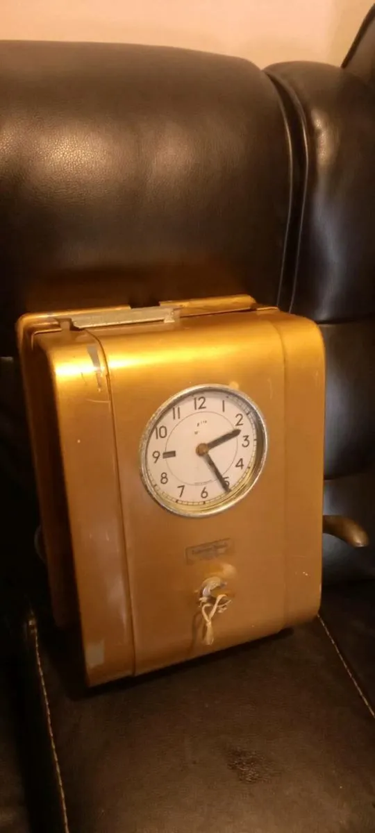 Antique HEAVY Industrial card clock-in Machine - Image 1