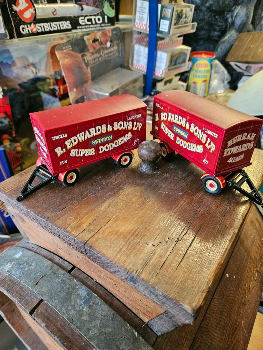 Corgi Circus Fair Ground Showmans Range Trailer - Image 1