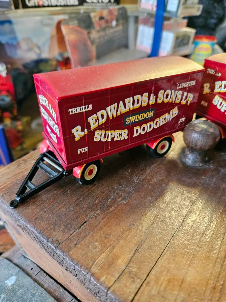 Corgi Circus Fair Ground Showmans Range Trailer - Image 2