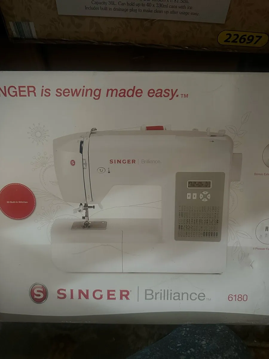 Singer Sewing Machine - Image 2