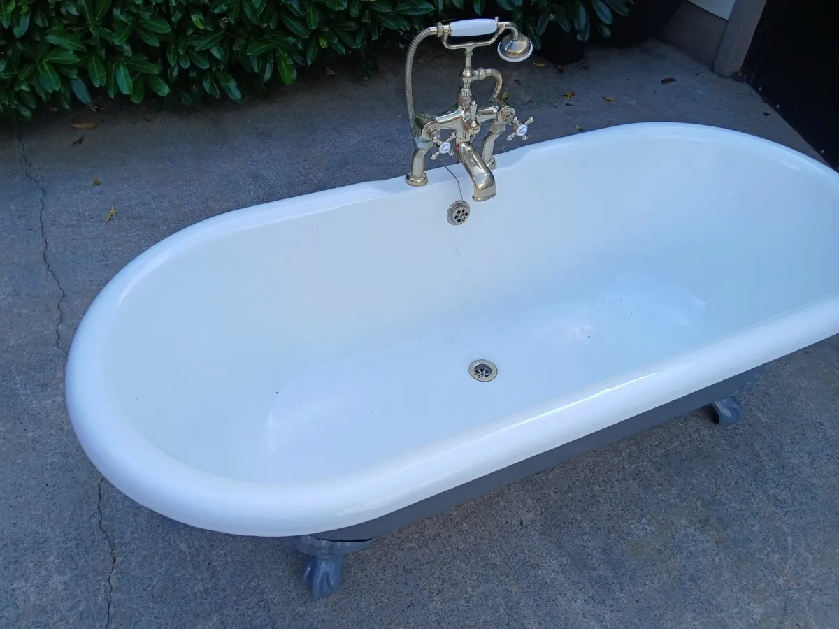 Cast iron bath - Image 3