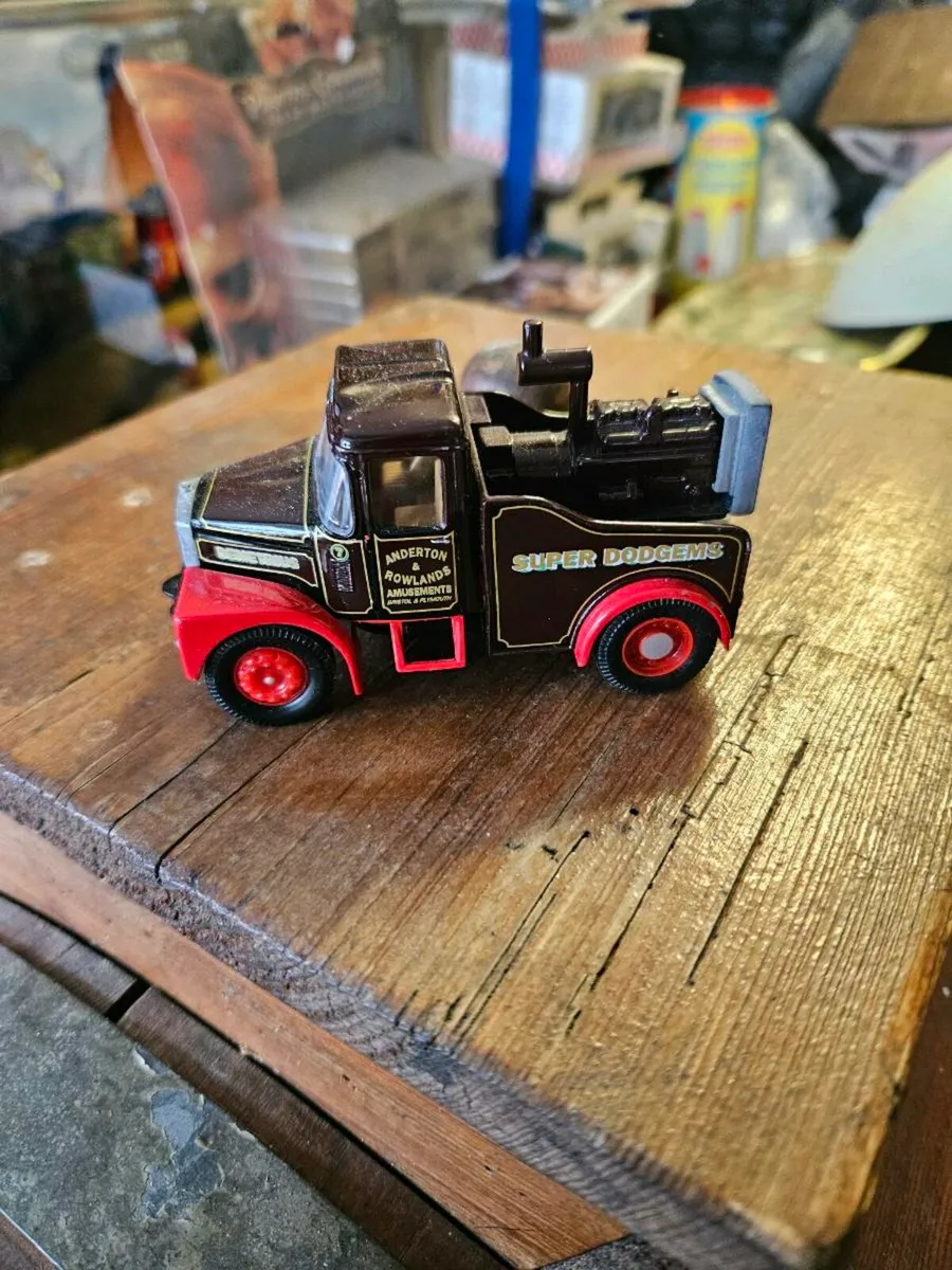 Corgi Circus Fair Ground Showmans Range Truck 1.50 - Image 3