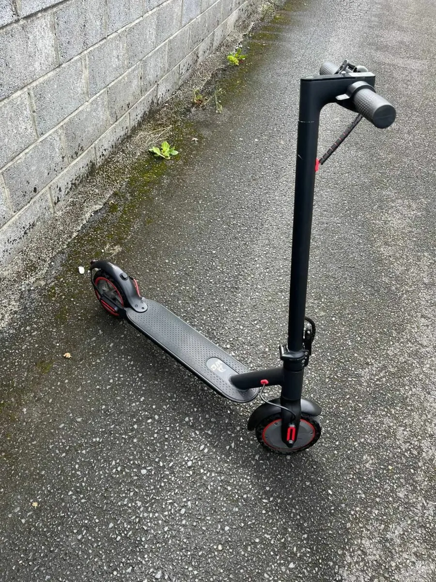 Electric scooter - Image 3