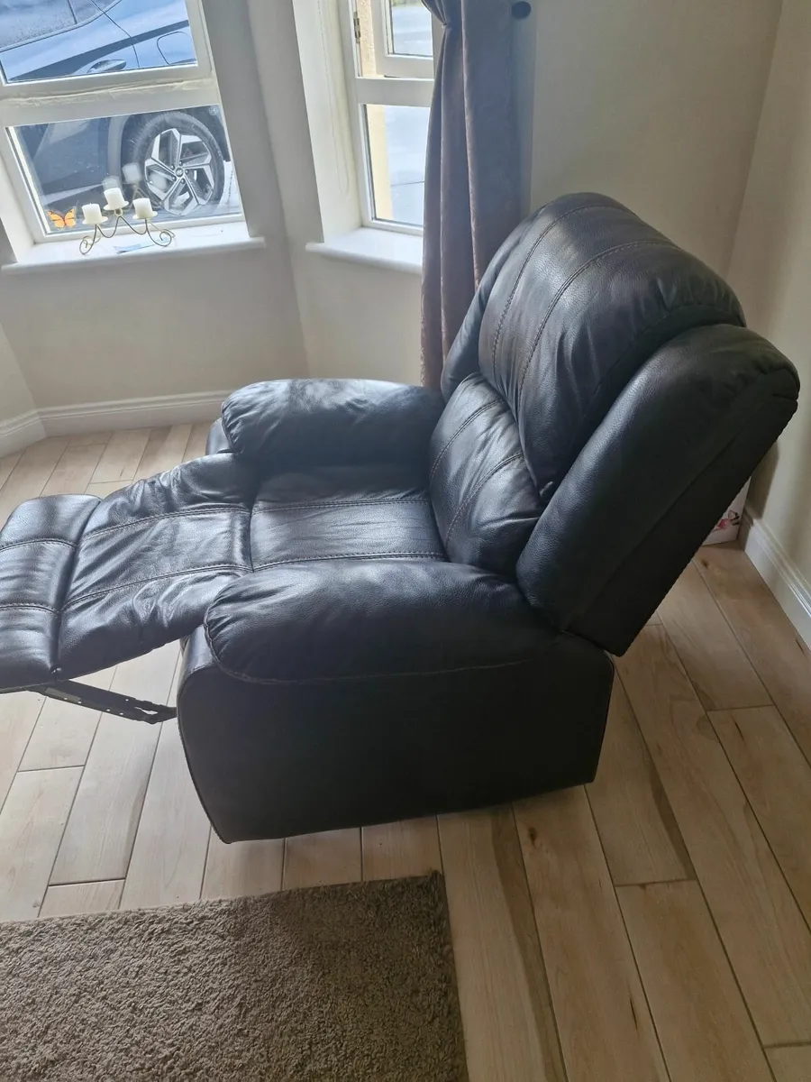 Couch and 2 Recliner Chairs - Image 4