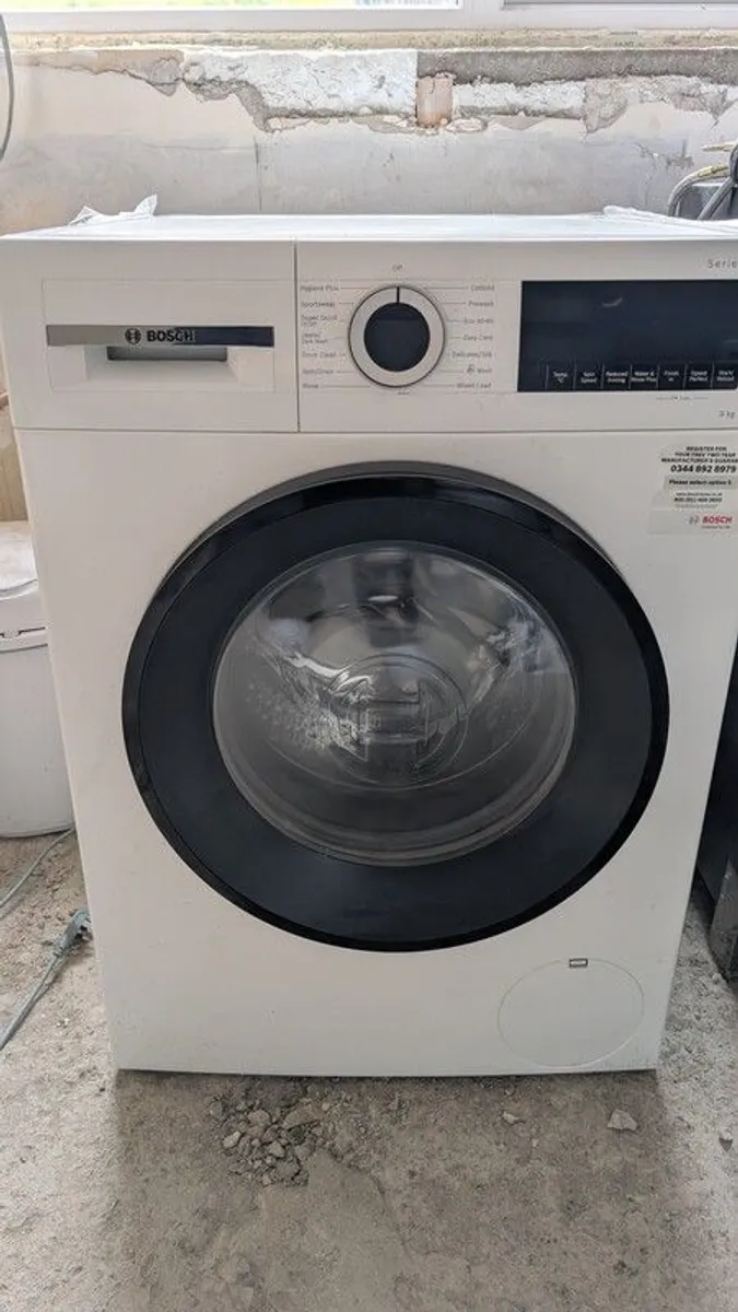 Bosch Series 4 WGG04409GB (9 kg, 1400 rpm) Washing machine - Image 1