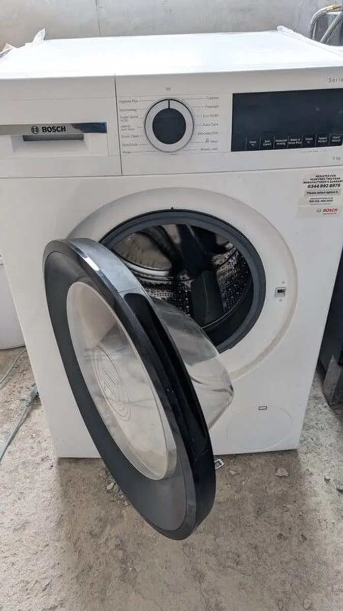 Bosch Series 4 WGG04409GB (9 kg, 1400 rpm) Washing machine - Image 2
