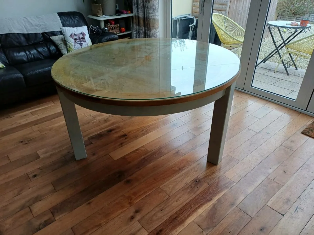 5' Solid Oak Round Table & Safety Glass Top - Image 3