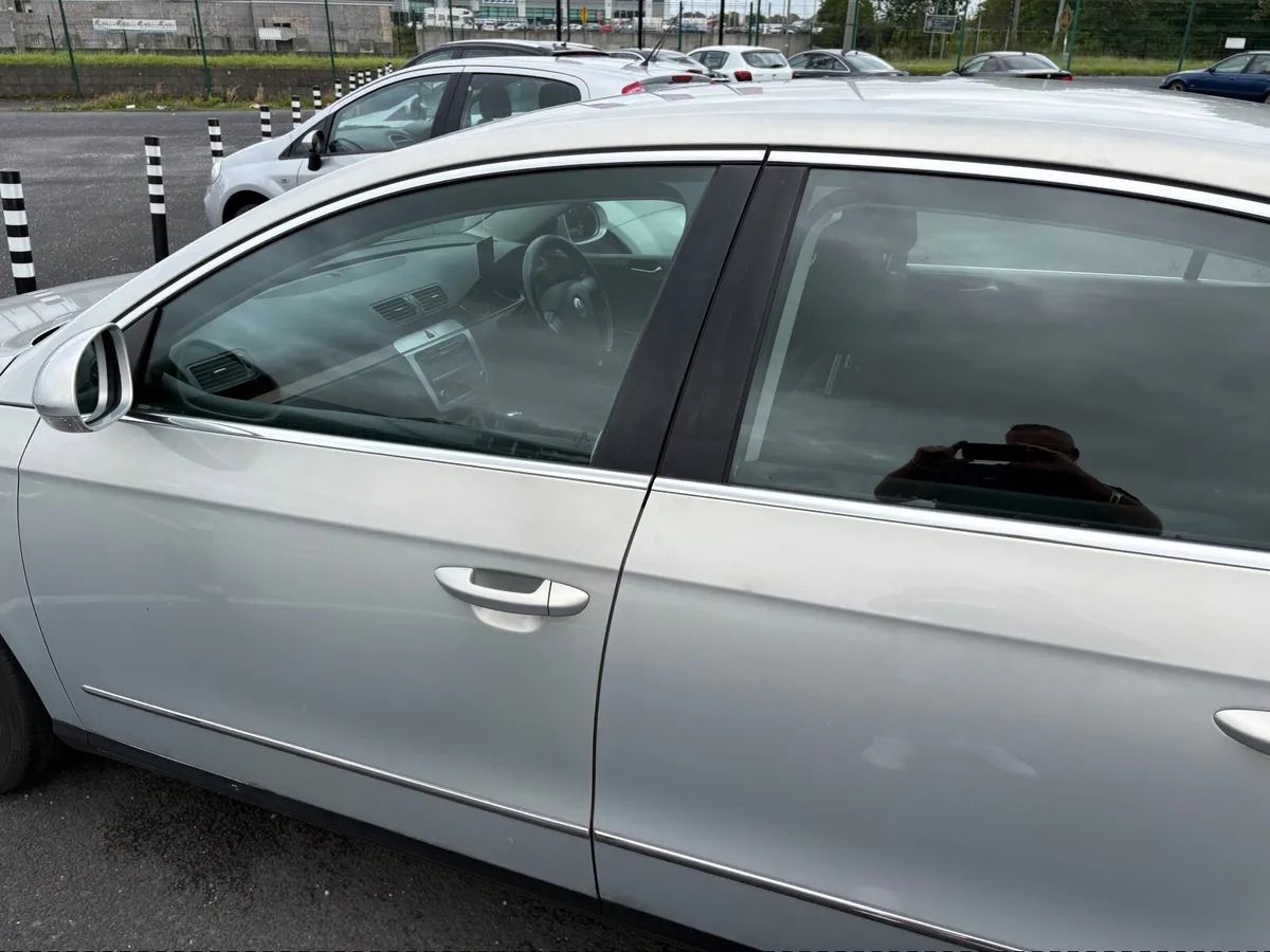 Volkswagen Passat 2009 Blue-motion - Image 2