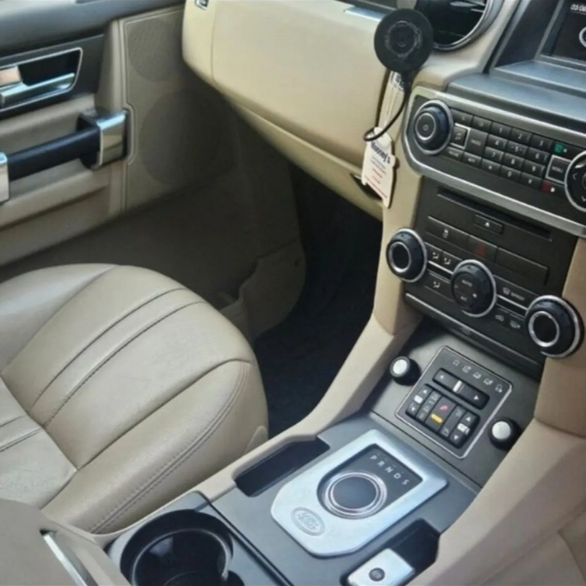 Land Rover Discovery 2013 .

Lowest mileage Discov - Image 4