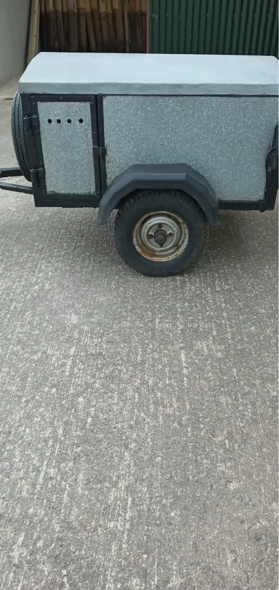 Trailer - Image 1