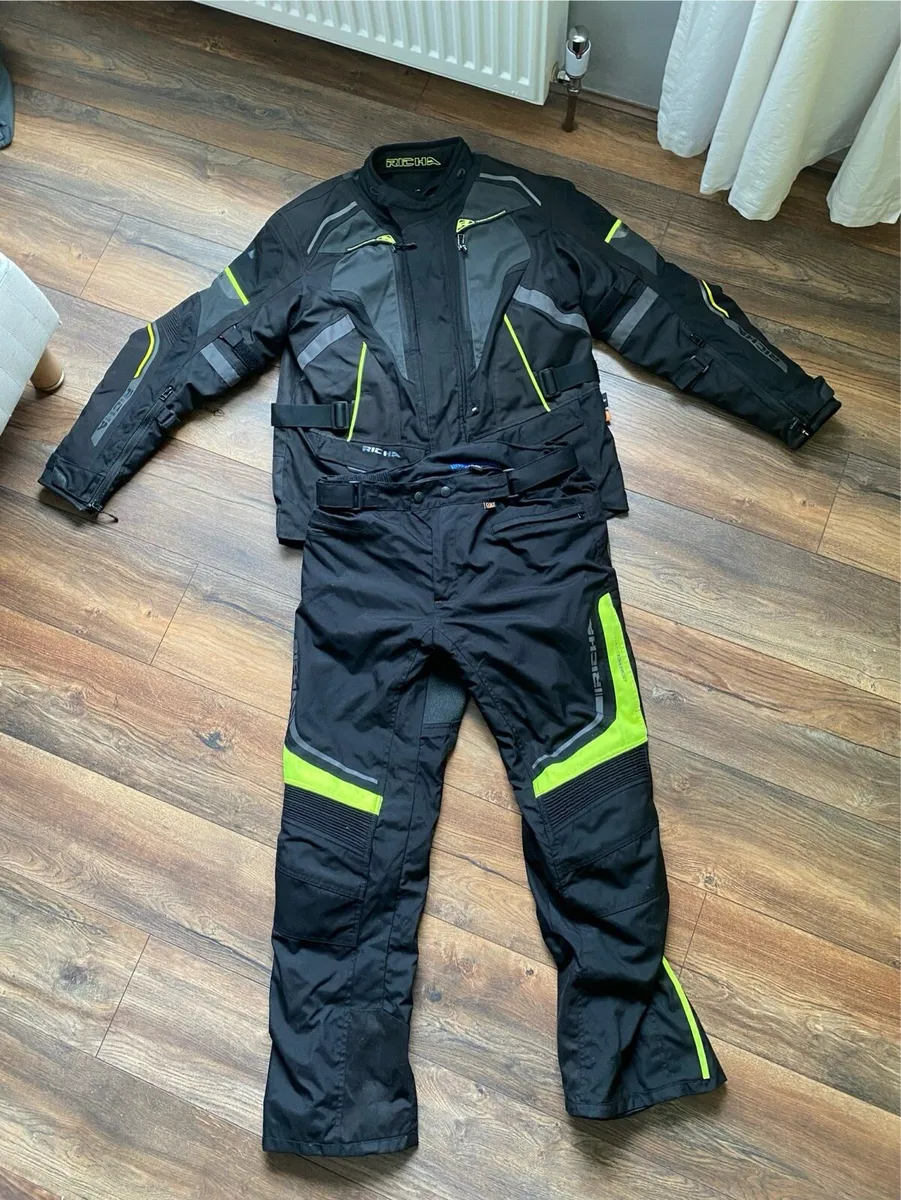 Richa Motorcycle Protective Gear – Size XL - Image 1