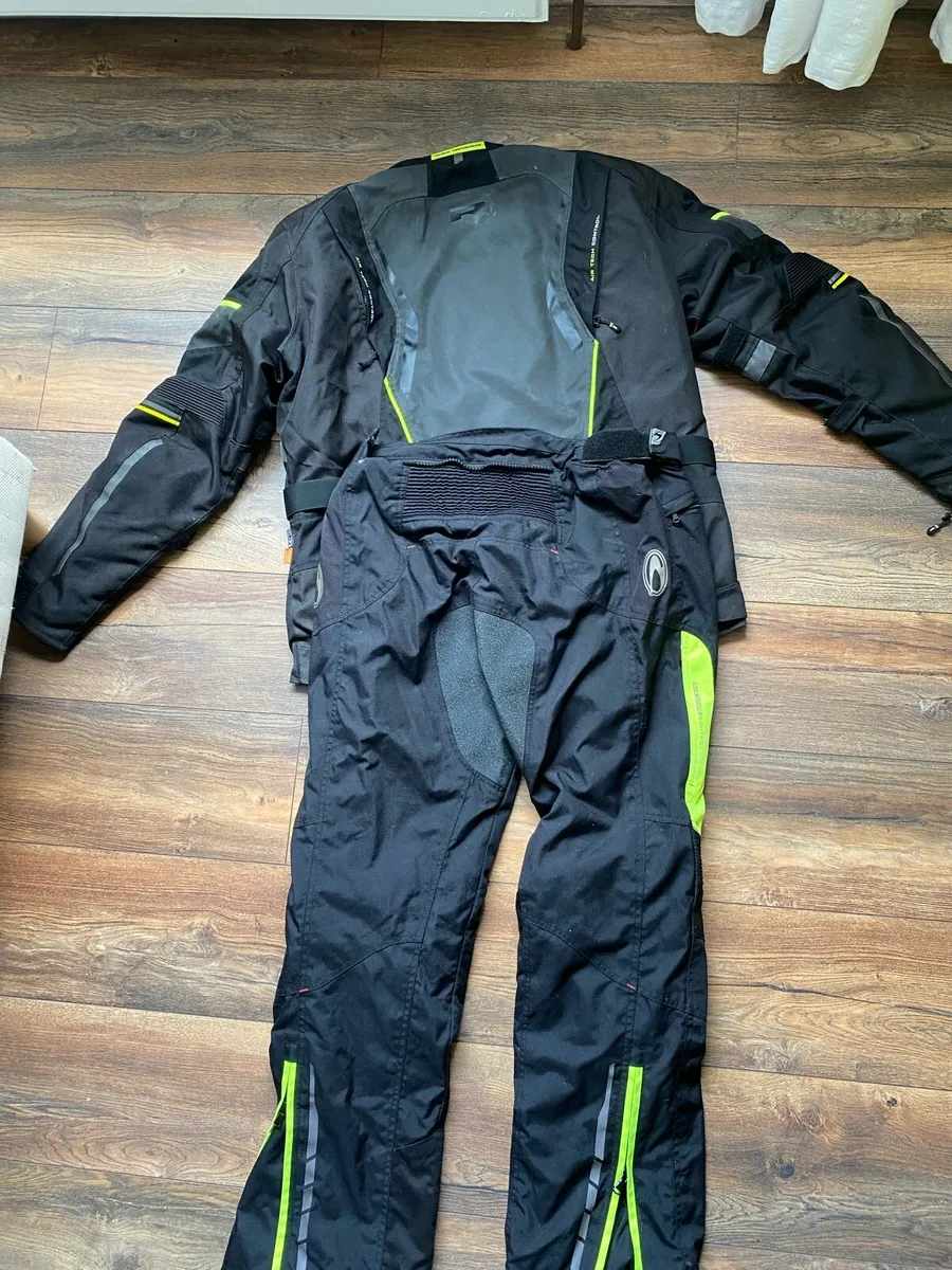 Richa Motorcycle Protective Gear – Size XL - Image 2